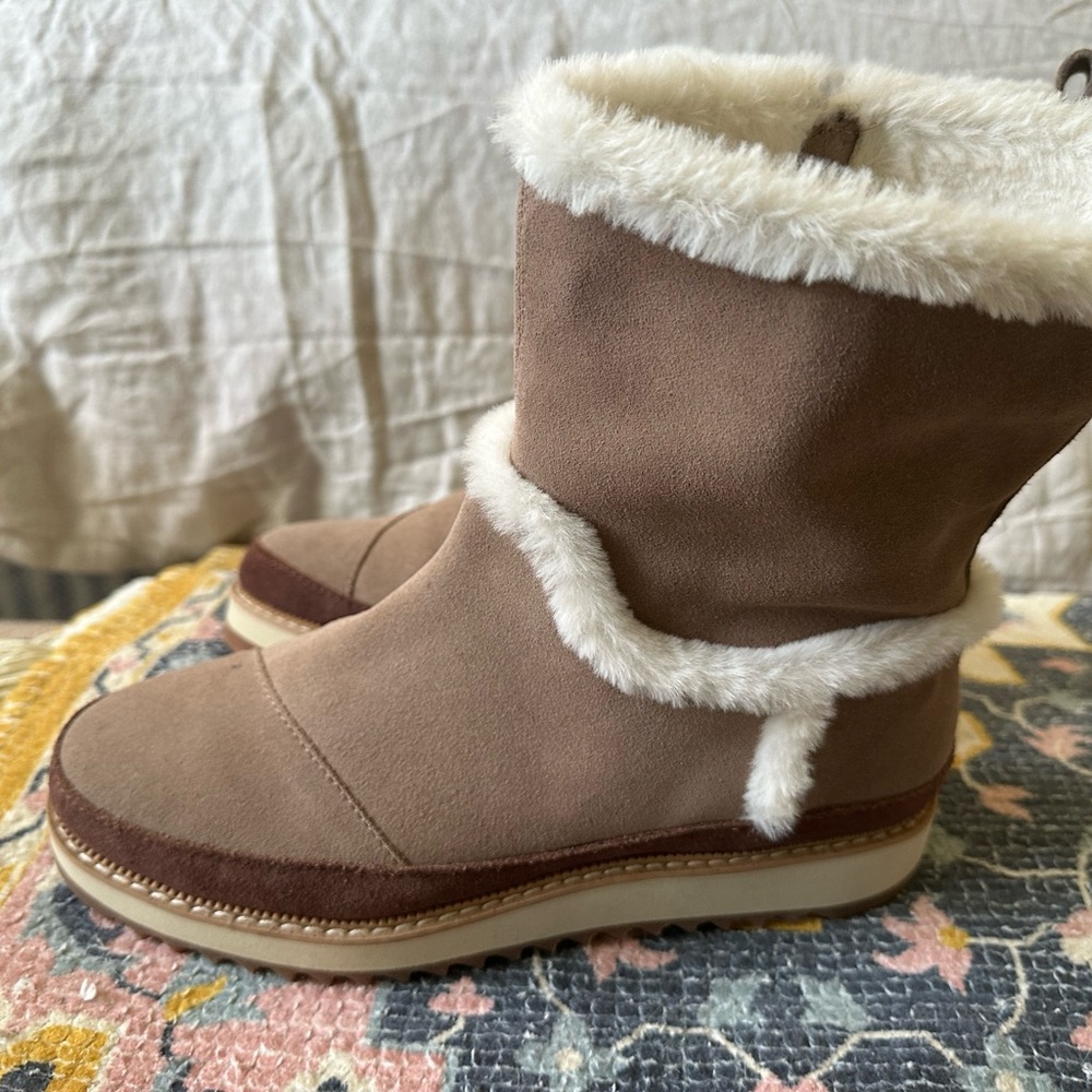 Toms Taupe Faux Fur Winter Boots - Picture 6 of 12